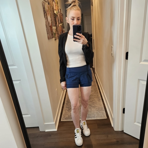 Lululemon Break Free Blue Double Layer Shorts - SIZE 4 - Picture 2 of 11